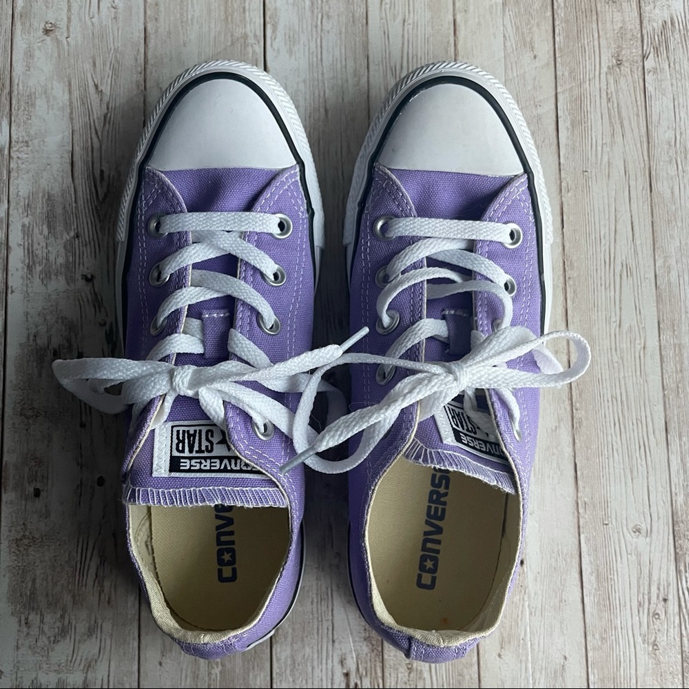 PREOWNED CONVERSE PURPLE SNEAKERS MENS 4 WOMENS 6